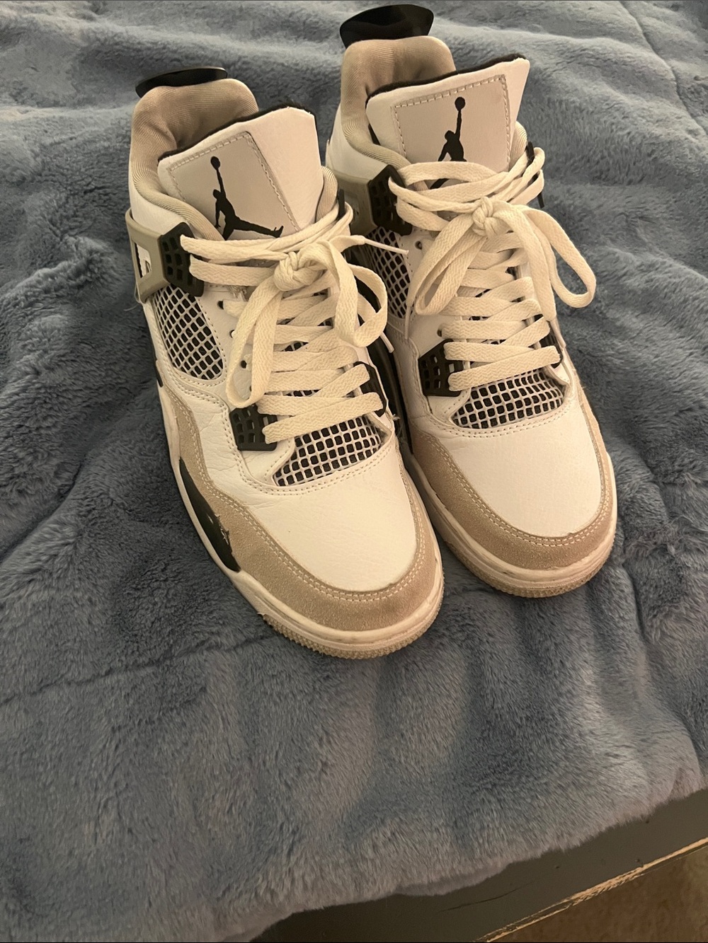 Nike Air Jordan White/ Black Retro Jordan 4’s “Military Black”, great condition - Picture 3 of 4